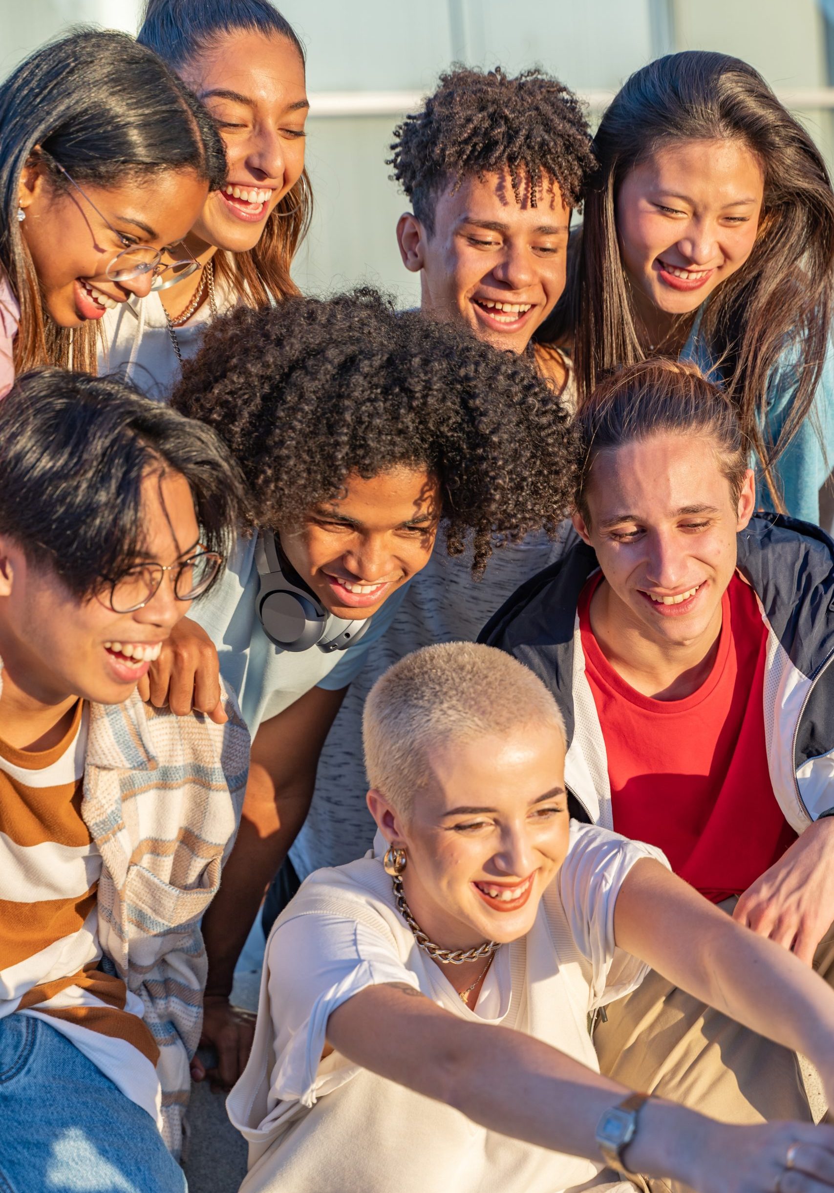 big-group-of-happy-teenage-friends-taking-a-selfie-2025-01-07-06-56-14-utc big-group-of-happy-teenage-friends-taking-a-selfie-2025-01-07-06-56-14-utc